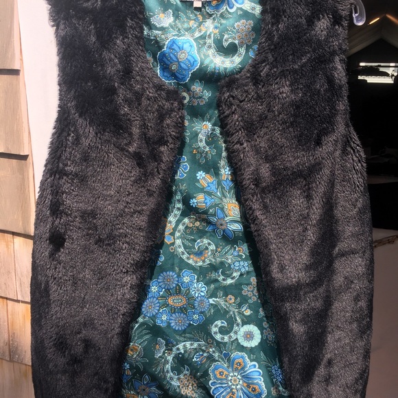 Vest - Picture 4 of 4